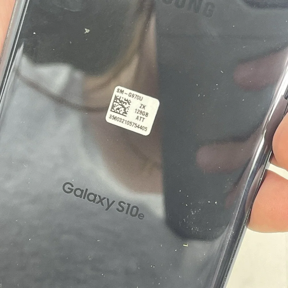 AT&T Samsung Galaxy S10e 128GB For Parts Turns On Blue Metallic